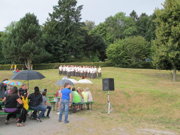 Das Singen startet